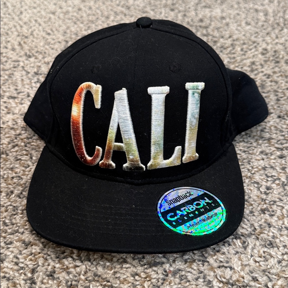 Snapback Carbon Elements Cali NWT